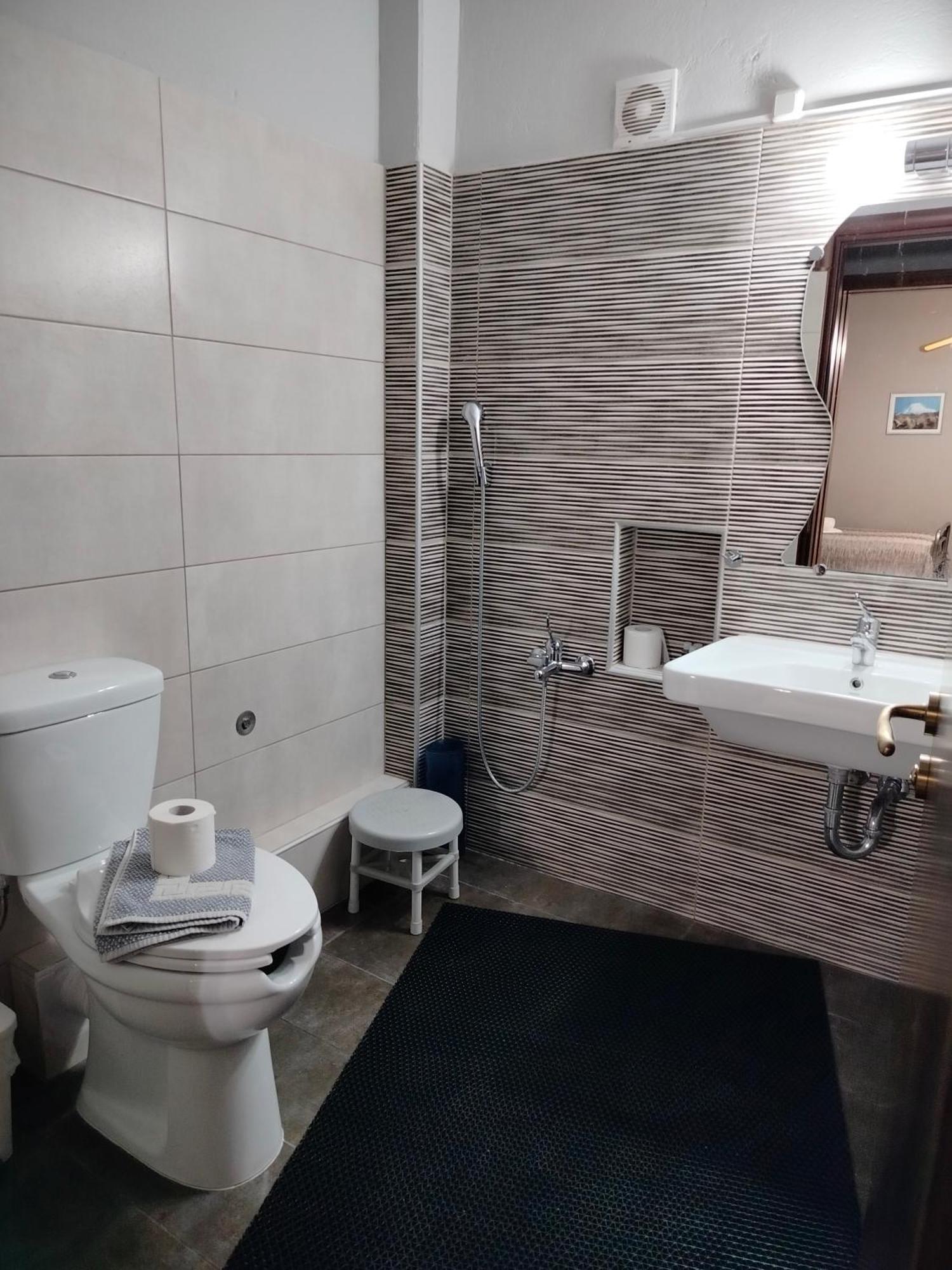 Iliahtida Apartments Rovies Luaran gambar