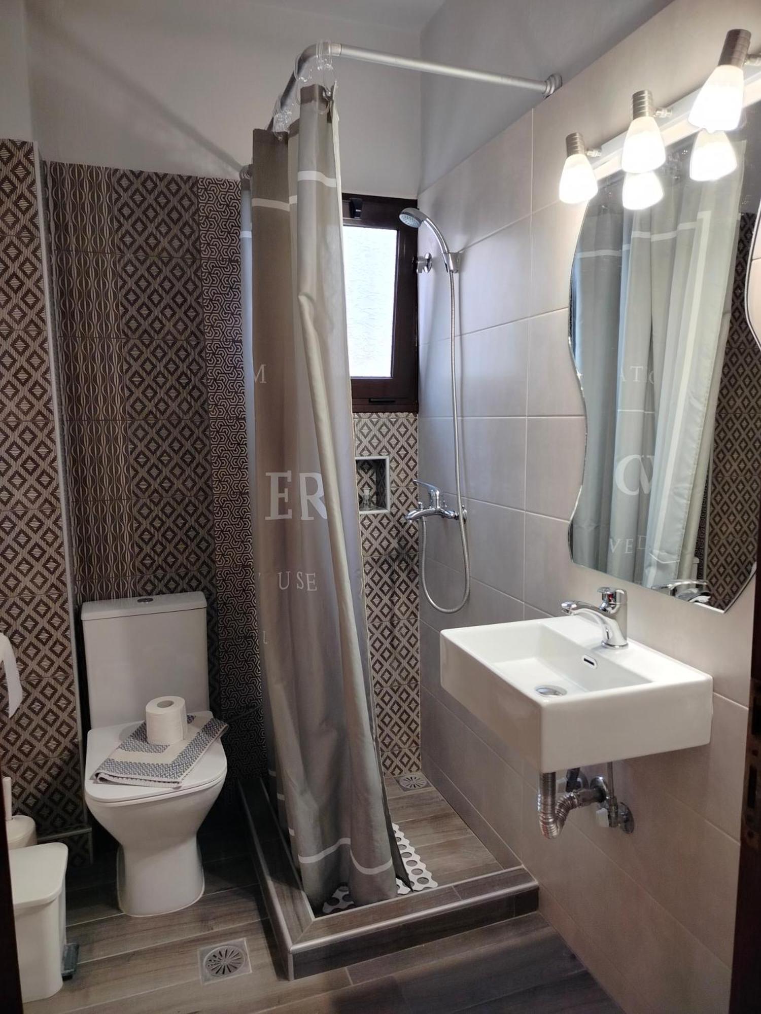 Iliahtida Apartments Rovies Luaran gambar